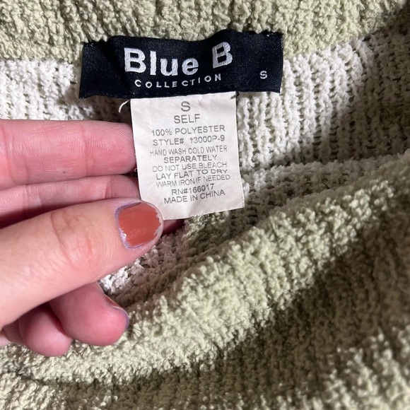446-Soft and comfy sage green and white star knit shorts Sz. small #relax #stars - Picture 4 of 4
